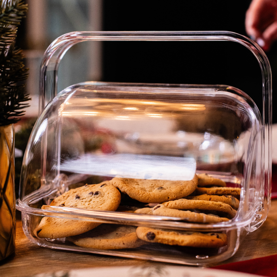 Rotating Lid Design Acrylic Food Basket with Rotating Lid and Handle – Clear Home Decor