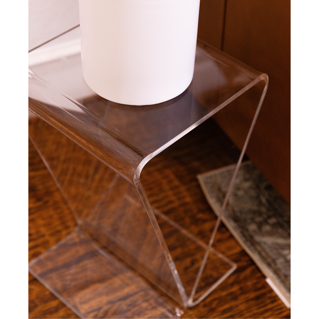 Clarté Acrylic V-Shaped End Table