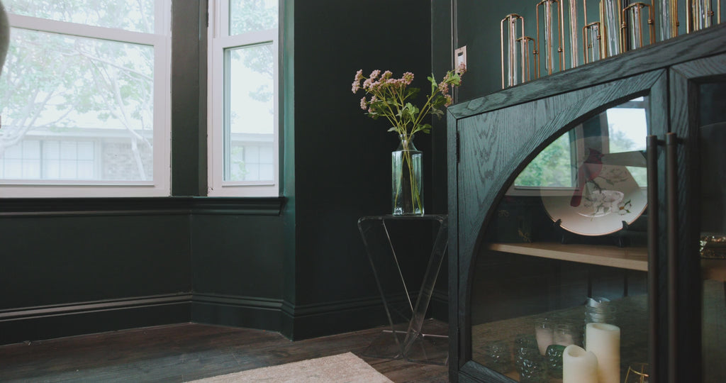 Clarté Acrylic V-Shaped End Table