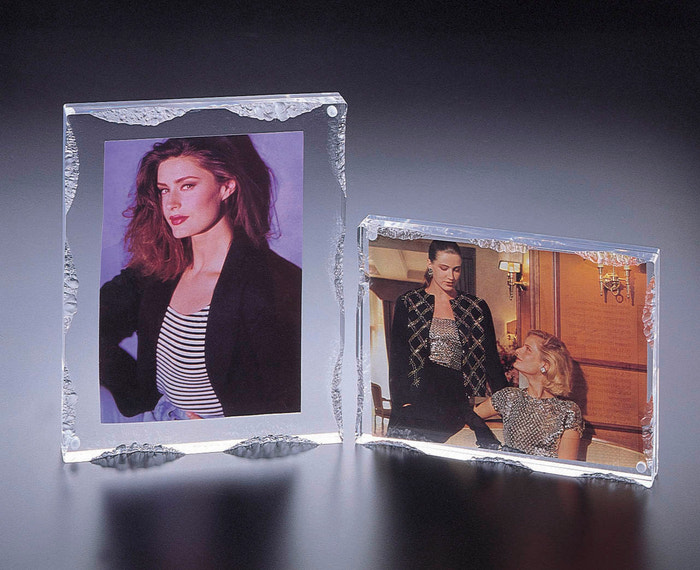 Magnetic Style Wavy Iceberg-Edge Certificate/Photo Frame (For 5 X 7 Or Smaller Size)