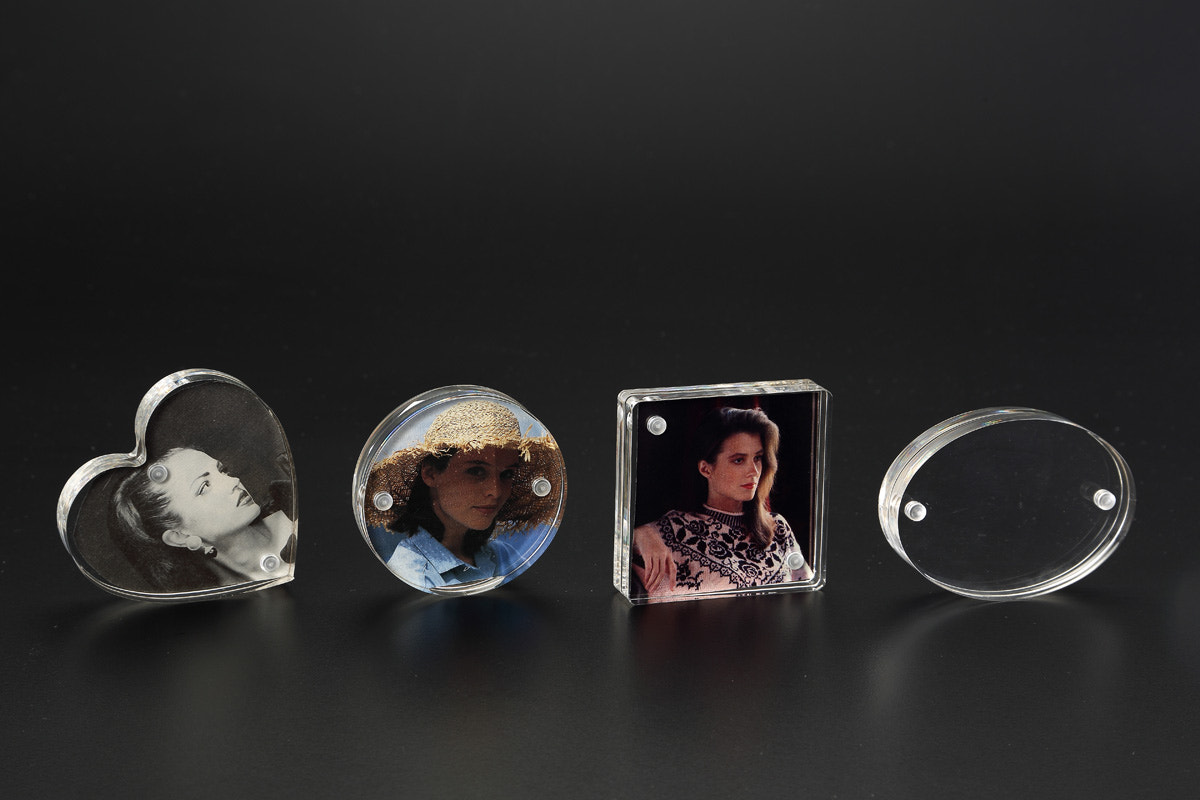 Round 2-Pcs Magn. Paperweight